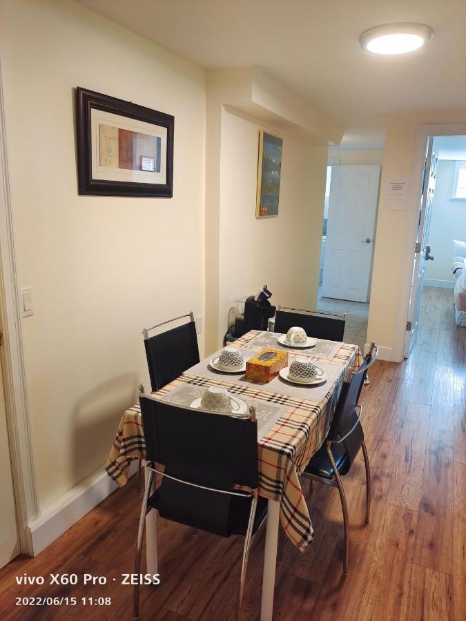 Romantic Homestay Coquitlam Exterior foto